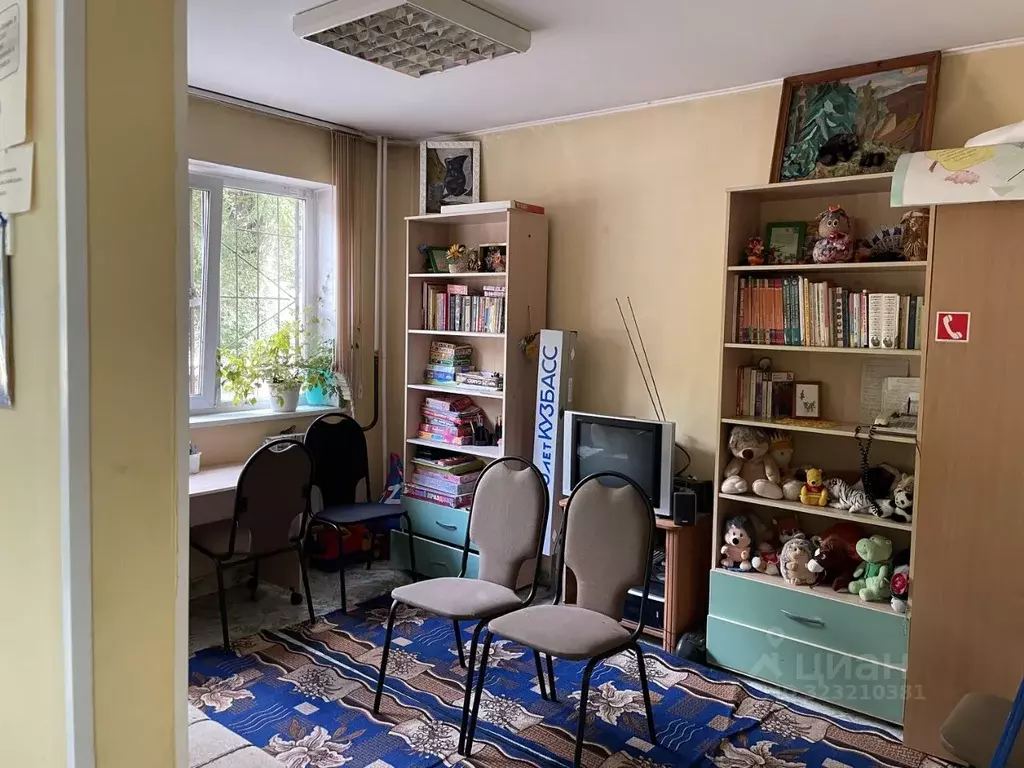 Помещение свободного назначения в Кемеровская область, Кемерово просп. ... - Фото 2