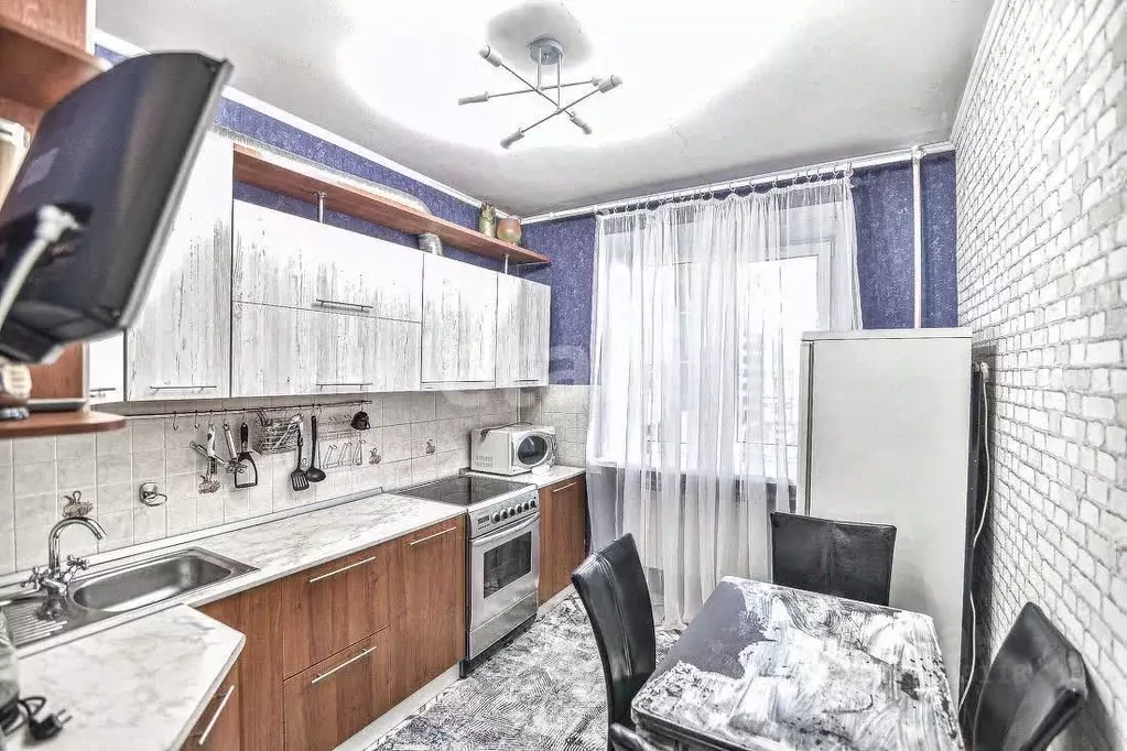 1-к кв. Сахалинская область, Южно-Сахалинск Комсомольская ул., 241А ... - Фото 2