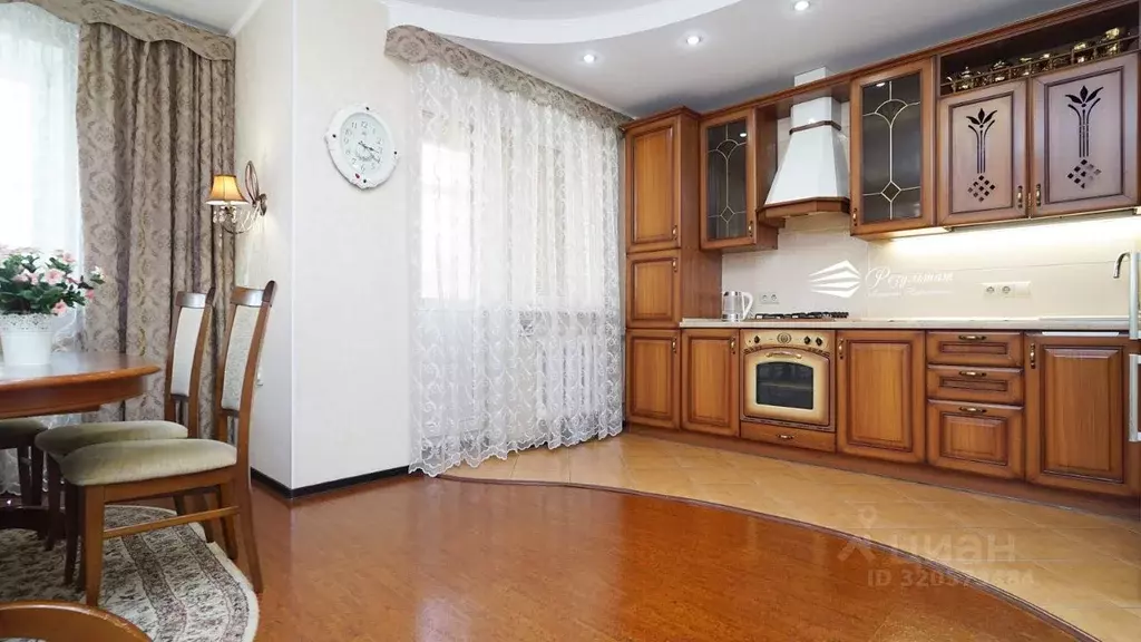 2-к кв. Татарстан, Казань ул. Космонавтов, 42а (70.0 м) - Фото 1