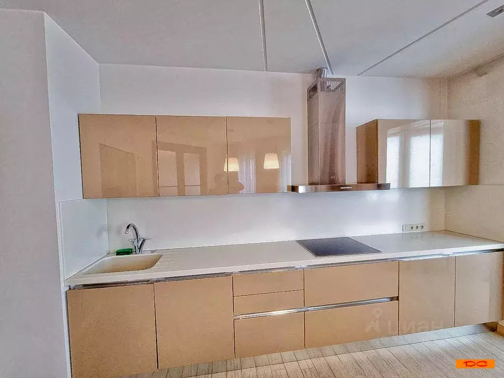 4-к кв. Новосибирская область, Новосибирск ул. Кирова, 44/2 (140.0 м) - Фото 1