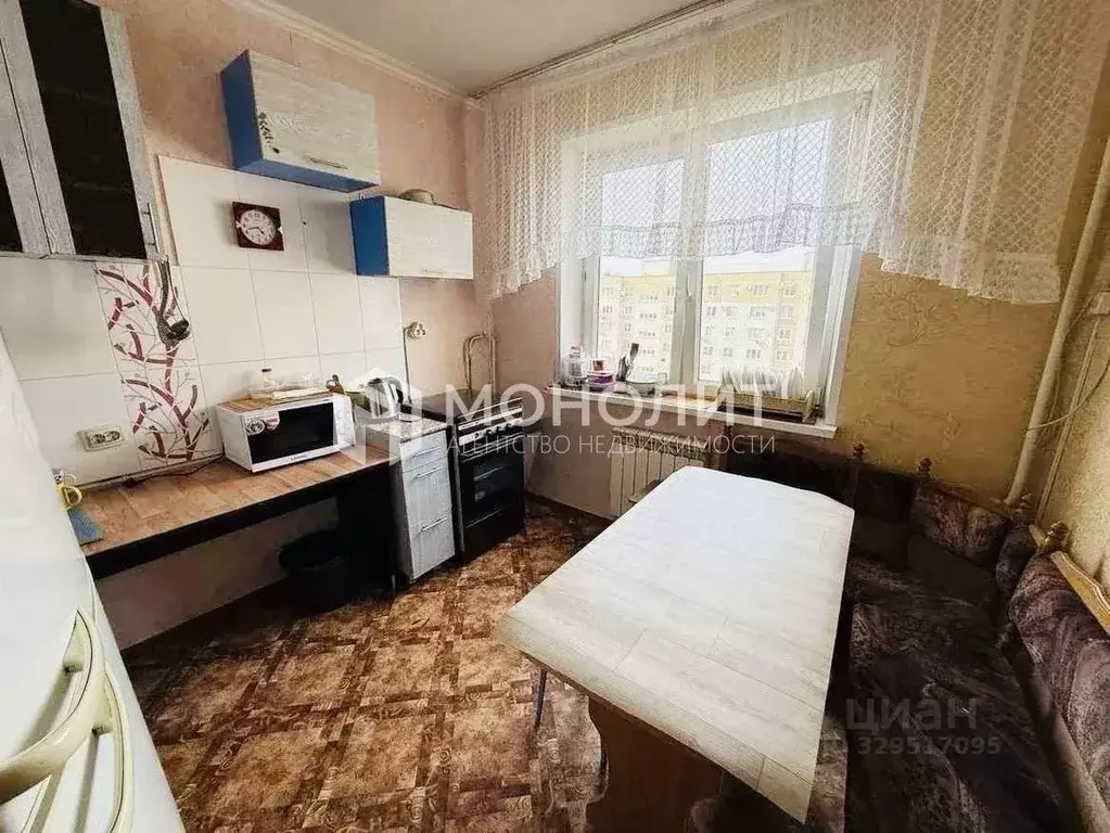3-к кв. Белгородская область, Старый Оскол Южный мкр, 2к2 (65.0 м) - Фото 1