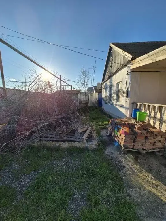 Дом в Калмыкия, Целинный район, с. Троицкое ул. Братьев Алехиных, 11 ... - Фото 2