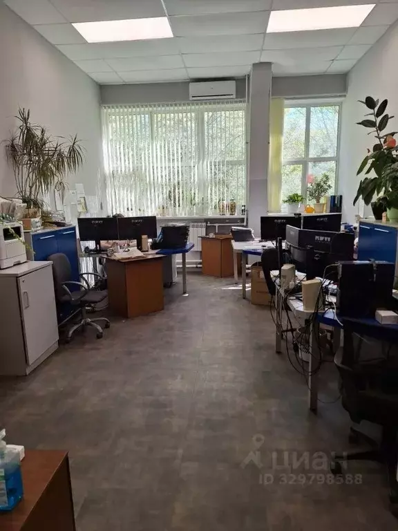 Помещение свободного назначения в Московская область, Чехов ул. ... - Фото 1
