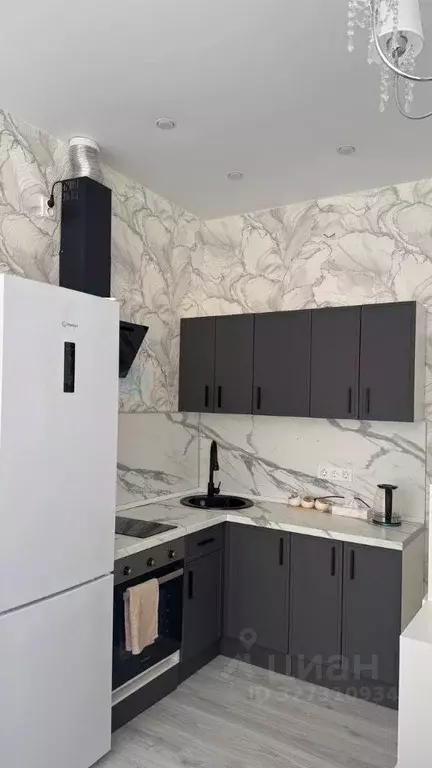 Студия Омская область, Омск просп. Комарова, 22к1 (27.5 м) - Фото 2