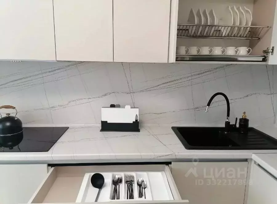 2-к кв. Татарстан, Альметьевск ул. Гафиатуллина, 48к2 (70.0 м) - Фото 2