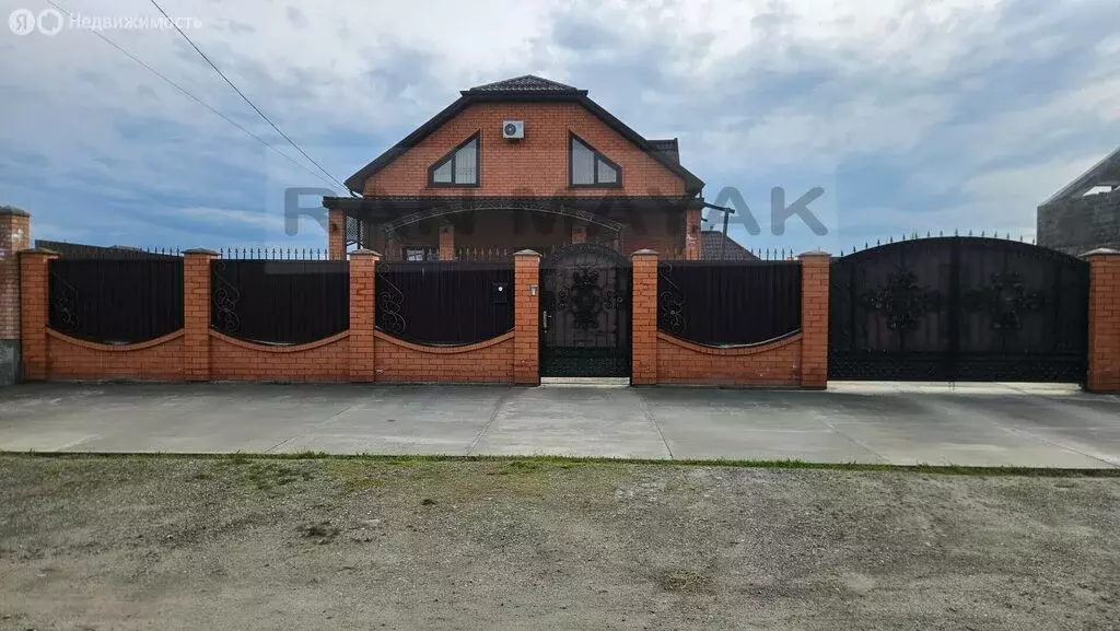 Дом в станица Ханская, Покровская улица, 3А (207.5 м) - Фото 1