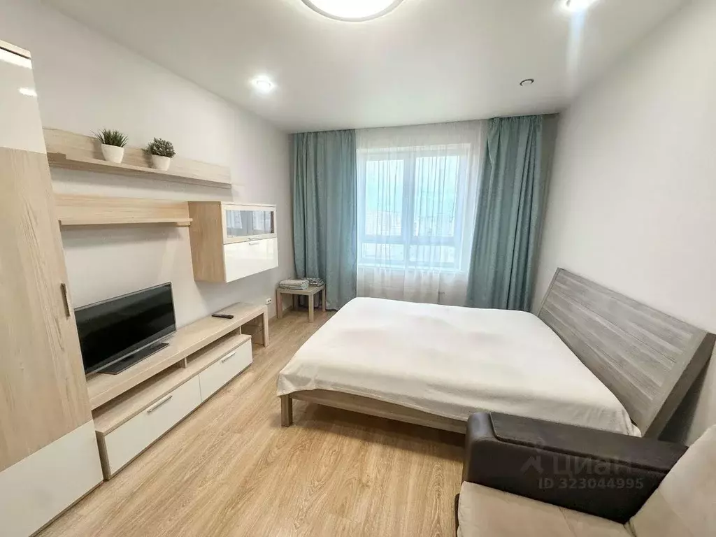 1-к кв. Свердловская область, Екатеринбург ул. Московская, 198 (45.0 ... - Фото 1