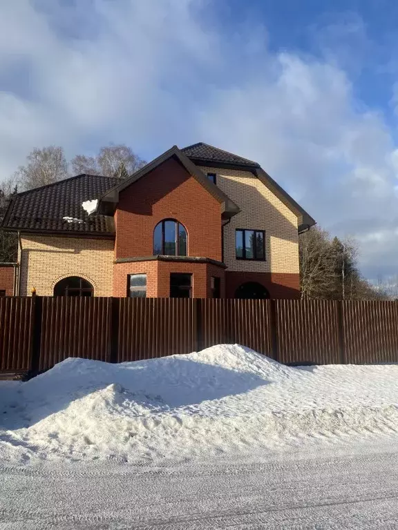 Дом в Московская область, Солнечногорск городской округ, Лисичкин Лес ... - Фото 0