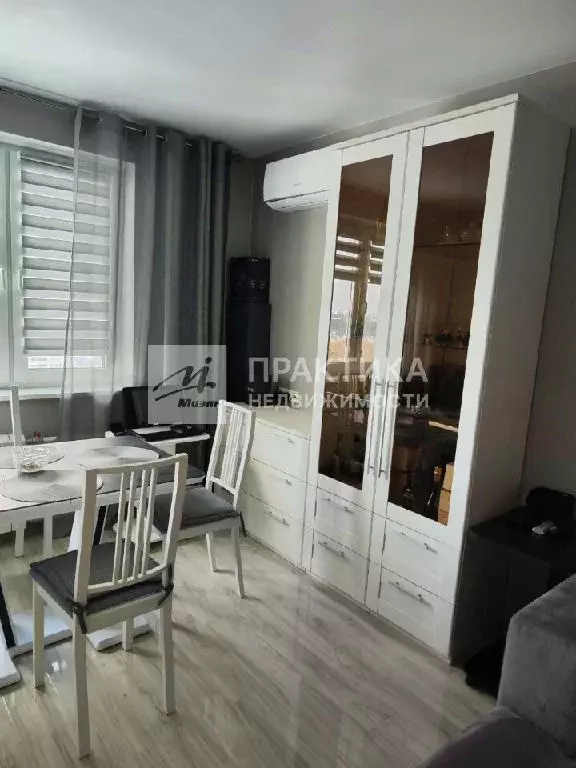 Продается 4-комнатная квартира - Фото 1