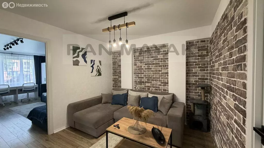 3-комнатная квартира: Майкоп, улица Чкалова, 86/2 (52.6 м) - Фото 1