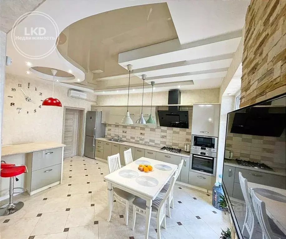 Дом в Краснодарский край, Краснодар ул. Взлетная, 50 (232 м) - Фото 1