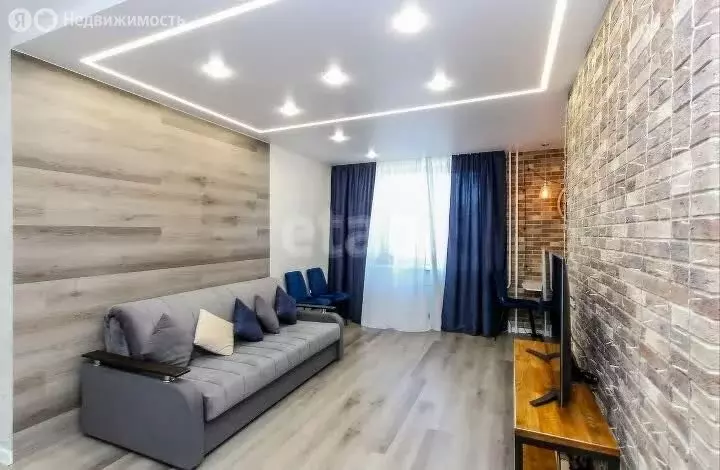 2-комнатная квартира: Тюмень, улица Тимофея Чаркова, 81к2 (74.8 м) - Фото 1