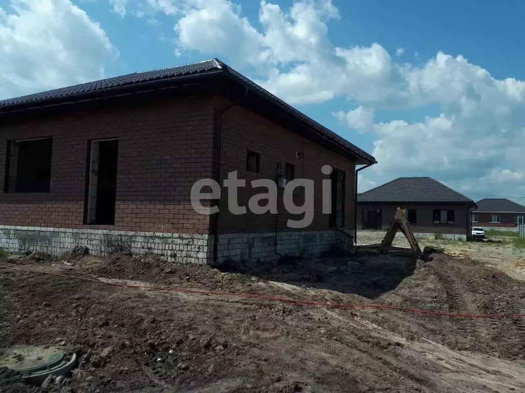 Дом в Брянская область, Брянский район, Отрадненское с/пос, с. ... - Фото 1