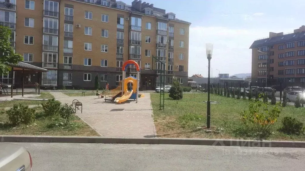 1-к кв. Северная Осетия, Владикавказ ул. Шамиля Джикаева, 10 (59.3 м) - Фото 1