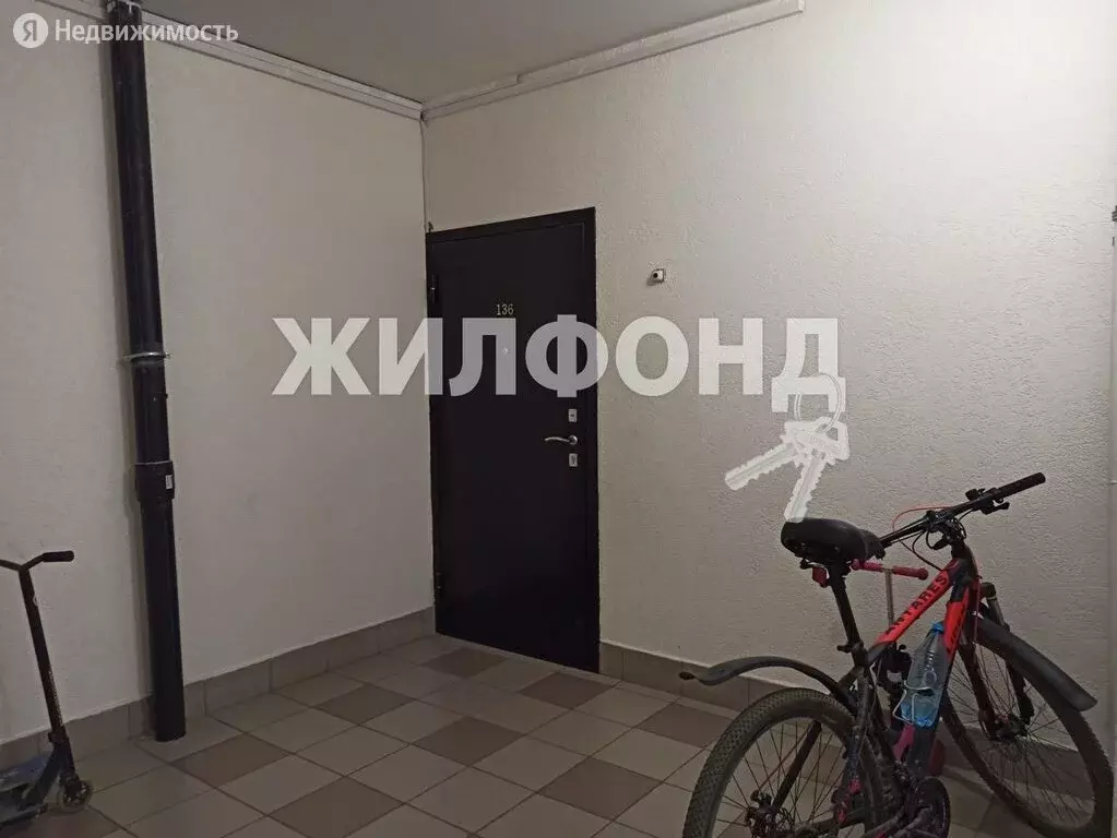 3-комнатная квартира: Новосибирск, улица Ясный Берег, 4 (84 м) - Фото 0