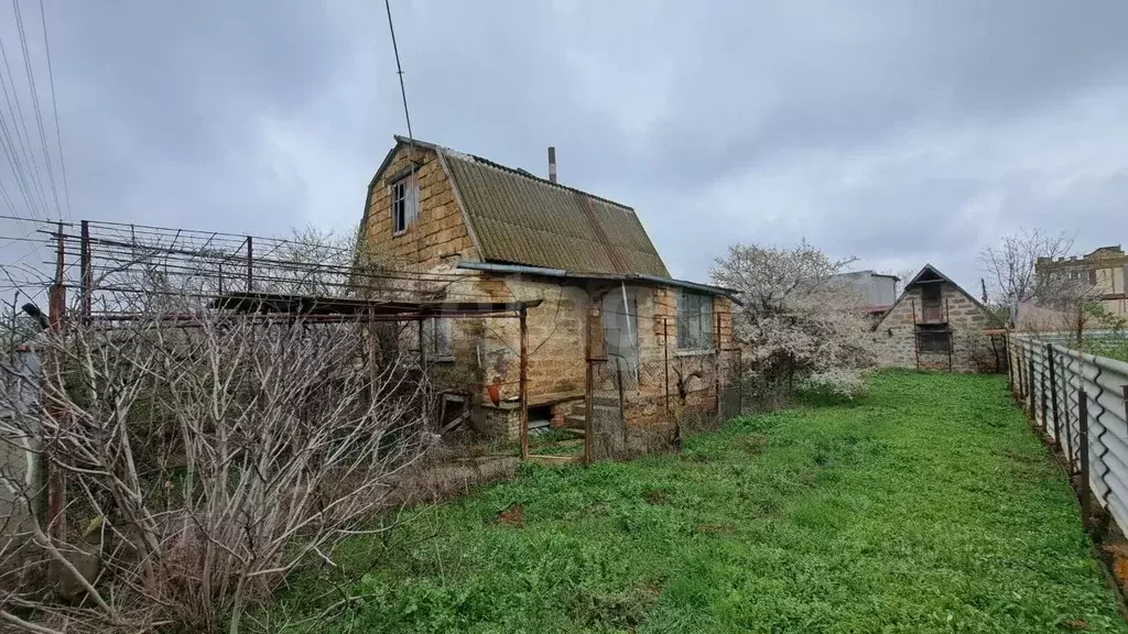 Дом в Крым, Сакский район, Суворовское с/пос, Заводское СПК ул. ... - Фото 1