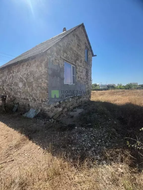 Дом в Крым, Сакский район, Суворовское с/пос, с. Великое  (40 м) - Фото 1