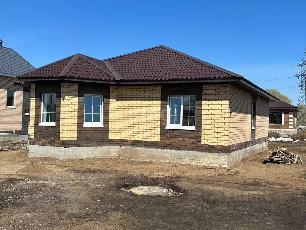 Дом в Башкортостан, Уфа городской округ, с. Нагаево  (100 м) - Фото 1