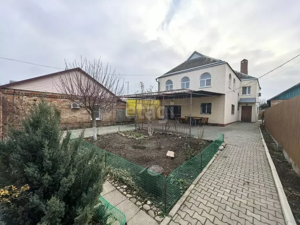 Дом в Краснодарский край, Ейск  (245 м) - Фото 1