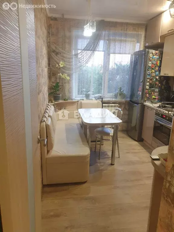 4-комнатная квартира: Шебекино, улица Матроса Шарапова, 11 (74 м) - Фото 1