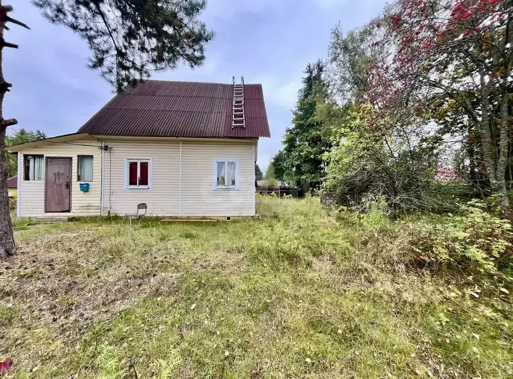 Дом в Ленинградская область, Киришский район, Будогощь пгт ул. ... - Фото 1