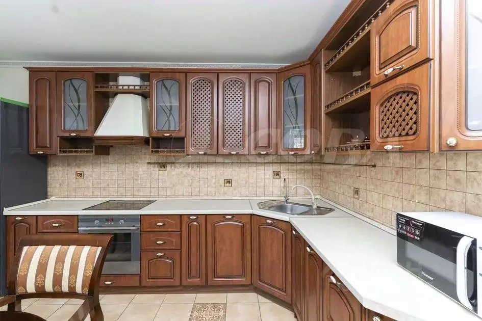 3-к кв. Тюменская область, Тюмень ул. Николая Семенова, 33 (90.0 м) - Фото 1