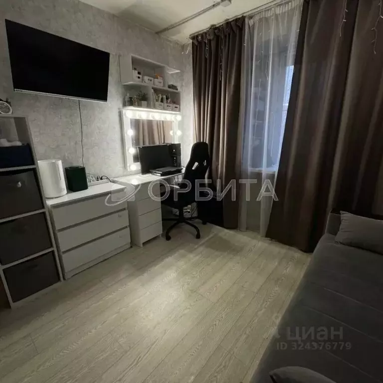 Студия Тюменская область, Тюмень ул. 50 лет Октября, 33 (17.6 м) - Фото 1