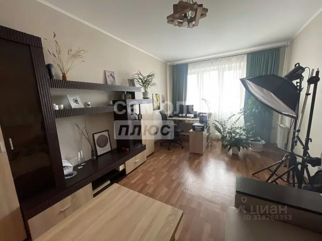 3-к кв. Курская область, Курск просп. Анатолия Дериглазова, 7 (76.9 м) - Фото 0