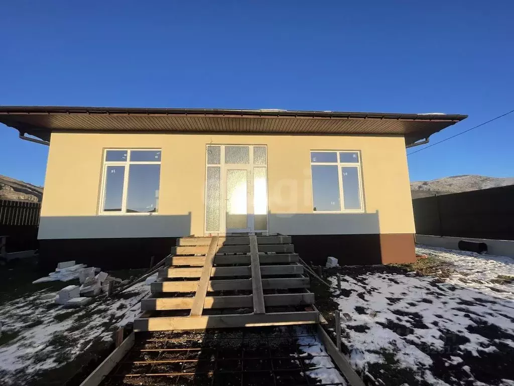 Дом в Крым, Симферопольский район, Добровское с/пос, с. Перевальное, ... - Фото 2