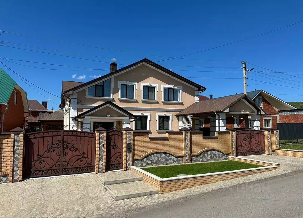 Дом в Татарстан, Альметьевск Урсала мкр, ул. Буровиков (308 м) - Фото 1