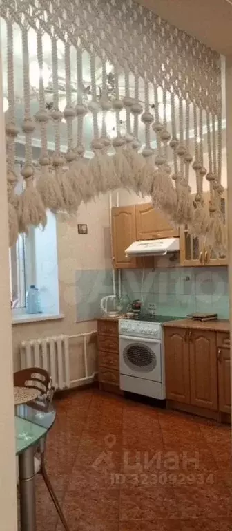 2-к кв. Кировская область, Киров ул. Чапаева, 49б (70.0 м) - Фото 2