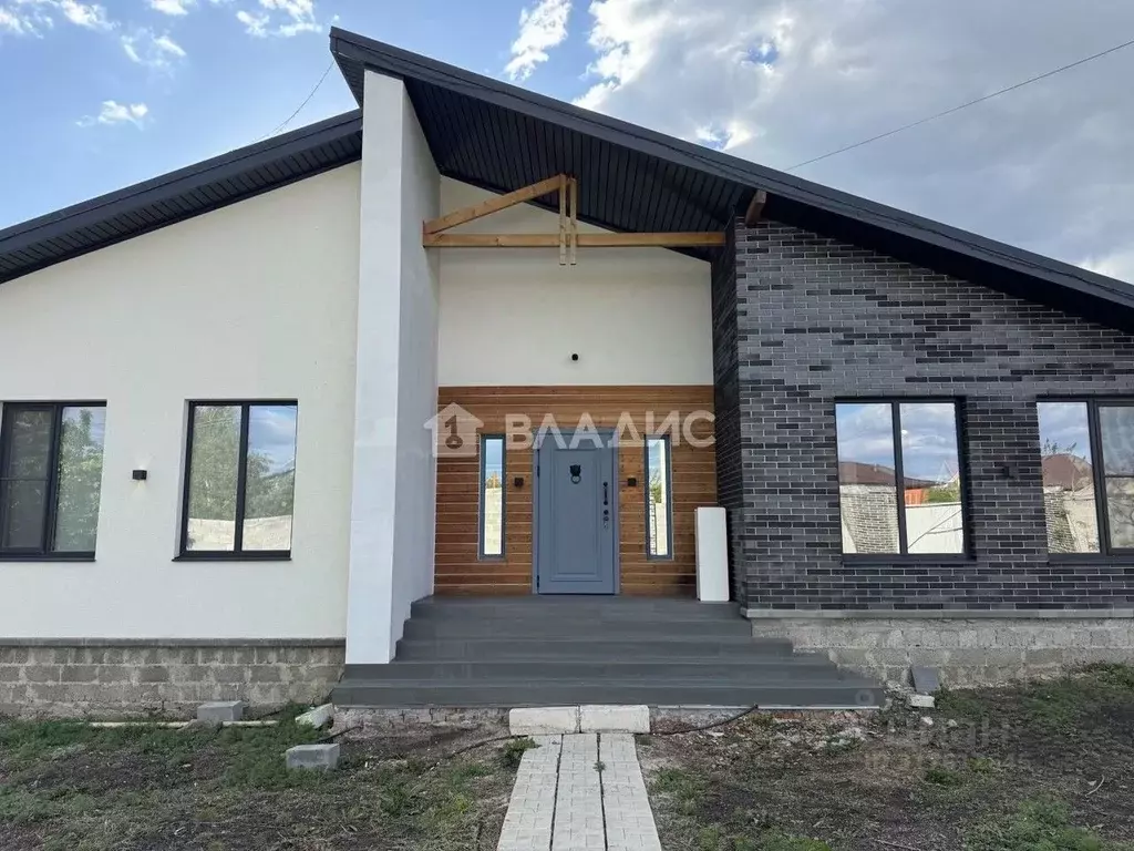 Дом в Белгородская область, Белгород ул. Имени Раздобаркина, 114 (195 ... - Фото 1