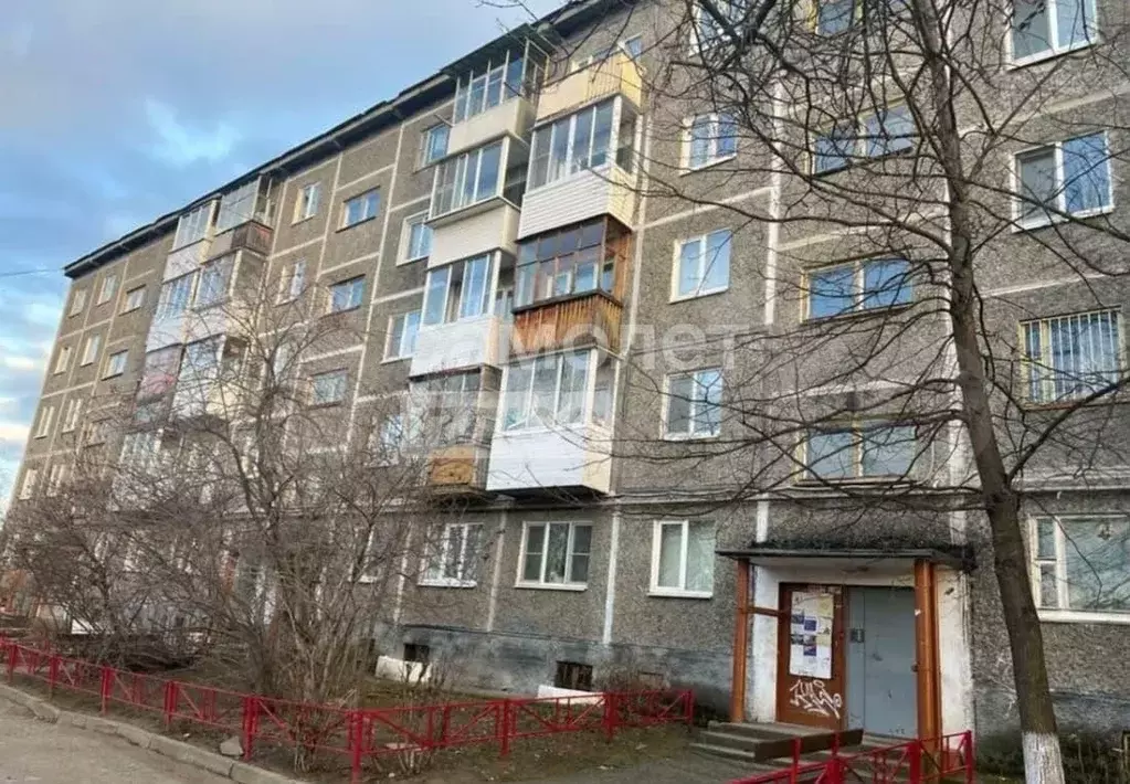 Доля в 2-к. квартире, 45,6 м, 1/5 эт. - Фото 0