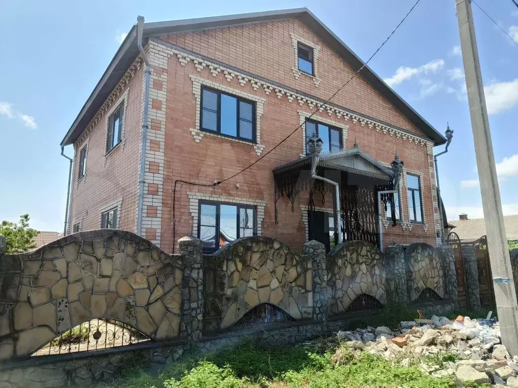 Дом 358 м на участке 6 сот. - Фото 1
