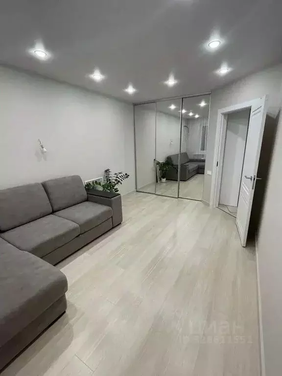 1-к кв. Татарстан, Казань ул. Зур Урам, 1Г (35.0 м) - Фото 2