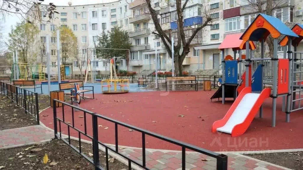 2-к кв. Крым, Красногвардейский район, Октябрьское пгт ул. Кондрашина ... - Фото 0