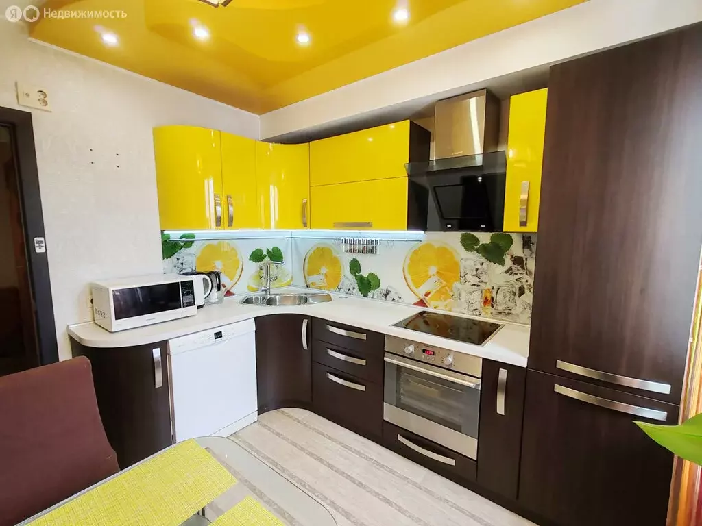2-комнатная квартира: Челябинск, улица Художника Русакова, 2 (57 м) - Фото 1