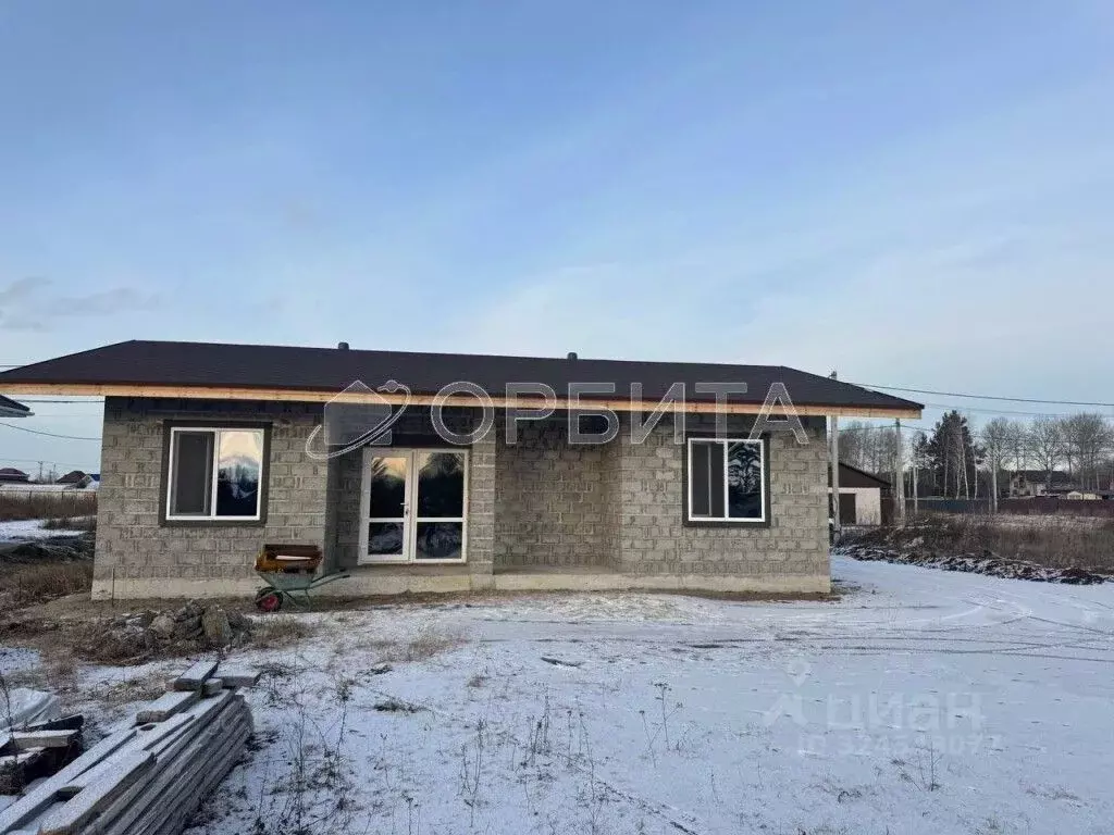 Дом в Тюменская область, Тюменский муниципальный округ, д. Зырянка ул. ... - Фото 1