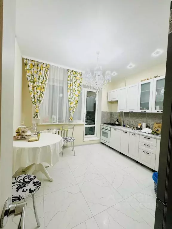 2-к кв. Саха (Якутия), Якутск ул. Петра Алексеева, 83/9 (56.0 м) - Фото 1