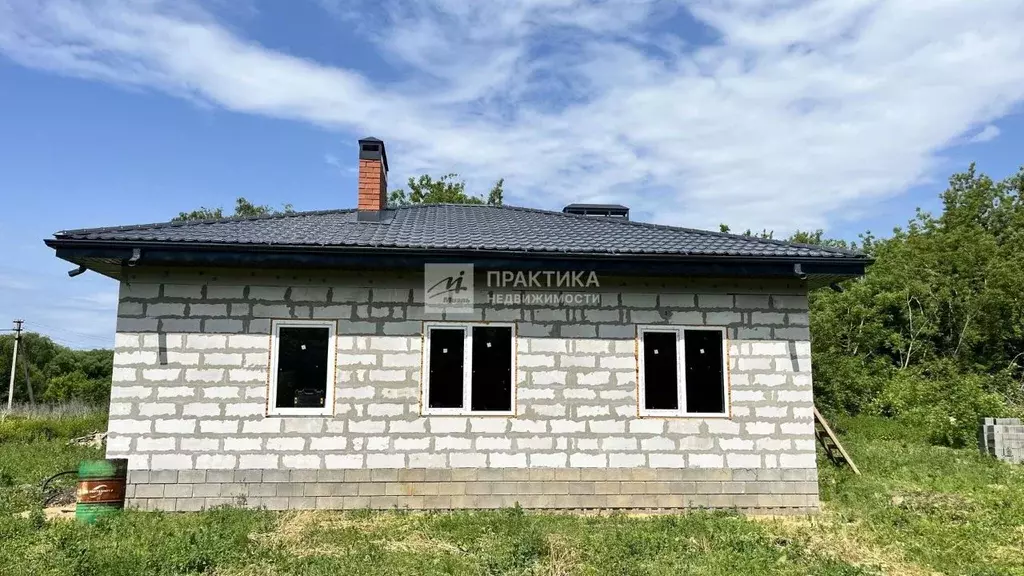 Дом в Липецкая область, Лебедянский район, Ольховский сельсовет, с. ... - Фото 0