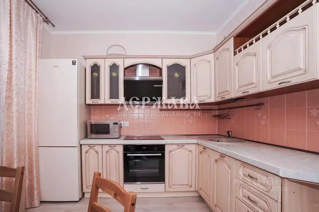 2-к кв. Белгородская область, Старый Оскол Степной мкр, 10 (63.9 м) - Фото 1
