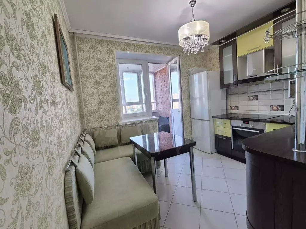 2-к. квартира, 60 м, 24/24 эт. - Фото 0