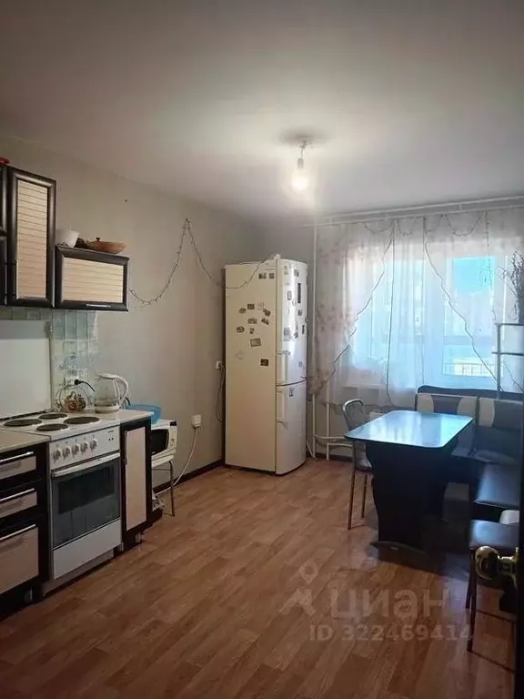 3-к кв. Красноярский край, Красноярск ул. Чернышевского, 75 (83.5 м) - Фото 1