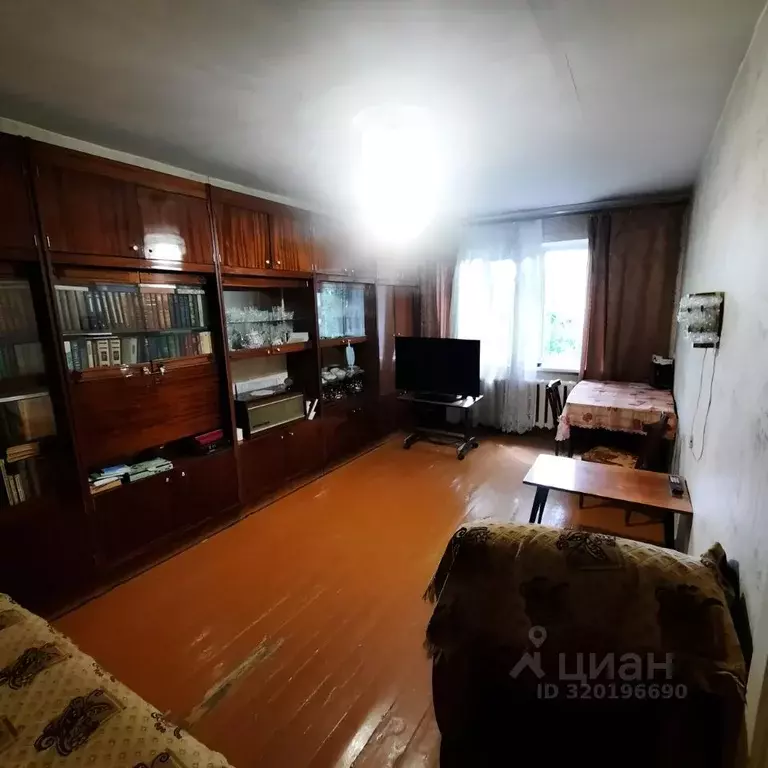 2-к кв. Омская область, Омск 1-й кв-л, 4 (44.8 м) - Фото 1