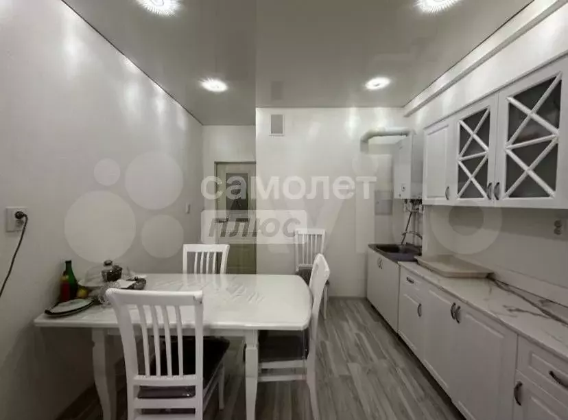 2-к. квартира, 52 м, 1/9 эт. - Фото 0