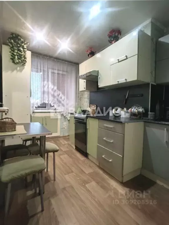 3-к кв. Брянская область, Брянск ул. Дружбы, 5 (69.6 м) - Фото 0