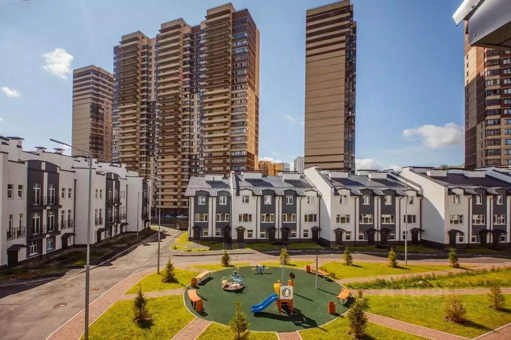 3-к кв. Ленинградская область, Мурино Всеволожский район, Садовая ул., ... - Фото 1