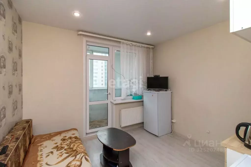 Студия Тюменская область, Тюмень Мелиораторов мкр, ул. Мелиораторов, ... - Фото 1