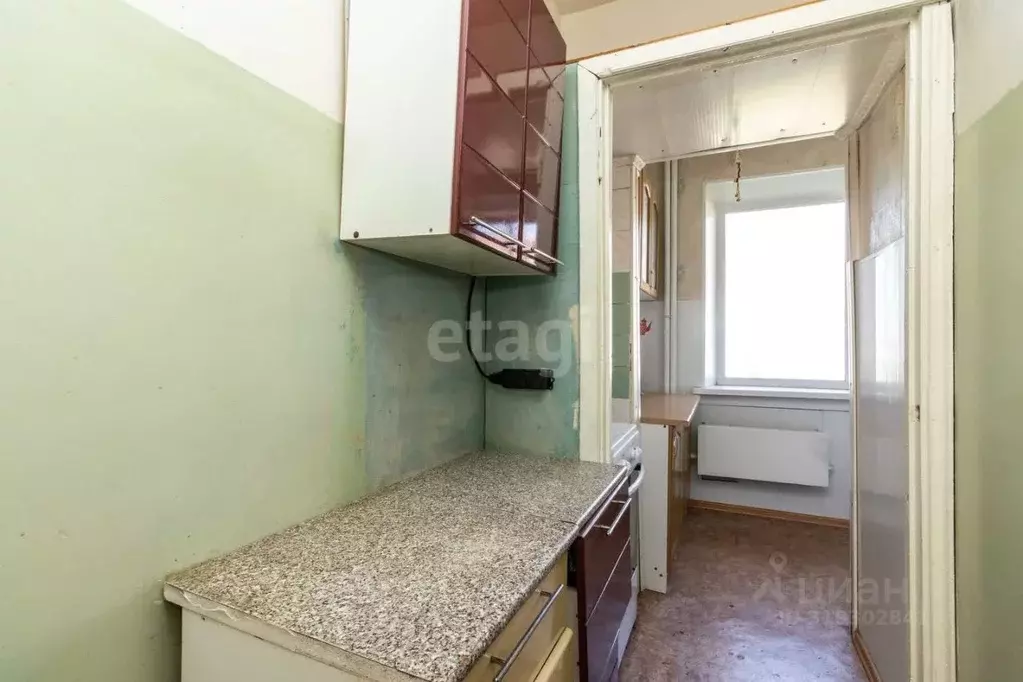 Комната Ханты-Мансийский АО, Сургут проезд Первопроходцев, 2 (17.0 м) - Фото 1