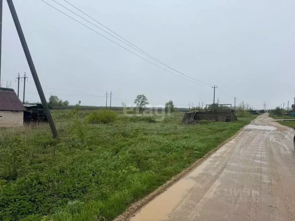 Участок в Башкортостан, Стерлитамакский район, д. Казадаевка ул. ... - Фото 1